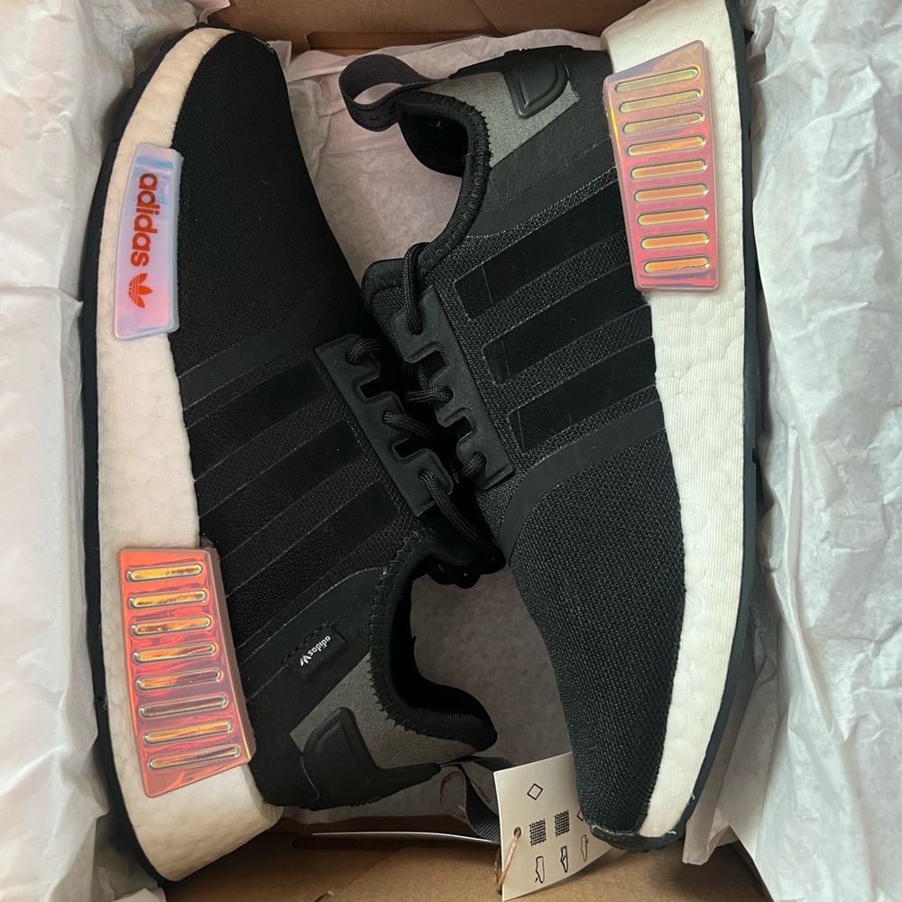 Adidas Sneakers